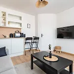 Courcelles Apartman *