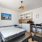 Courcelles Apartman *