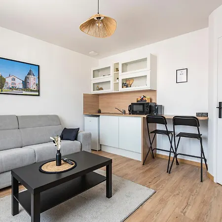 Courcelles Apartment