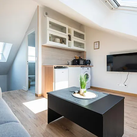 Courcelles Apartment