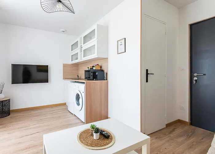 Courcelles Apartment