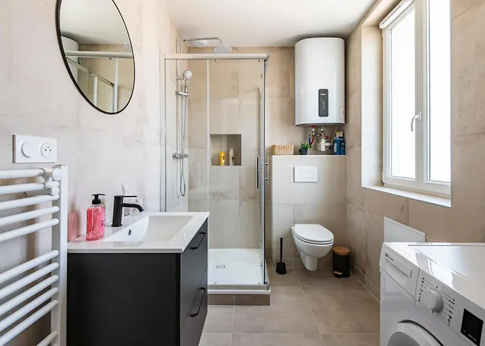 Courcelles Apartment