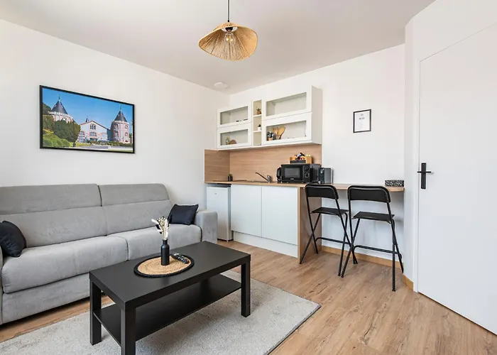Courcelles Apartment