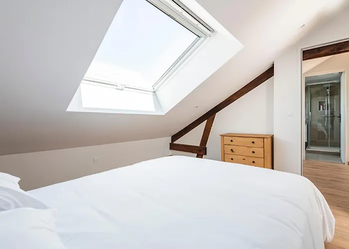 Apartment Courcelles *